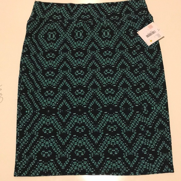 LuLaRoe Dresses & Skirts - Lularoe Cassie skirt black green Size 3XL new